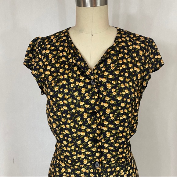 Reformation black dress with yellow and green small floral pattern - Picture 3 of 6